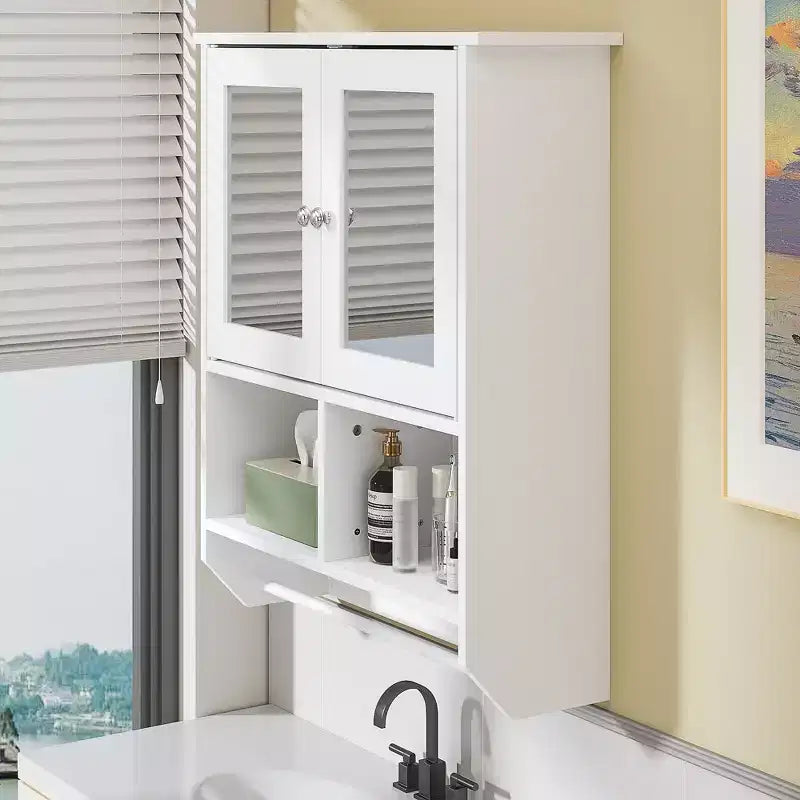 Meuble Haut de Salle de Bain avec Lumière à Détecteur, Armoire à Pharmacie Murale avec Étagères de Rangement et Porte-Serviettes pour Salle de Bain ou Buanderie, Blanc